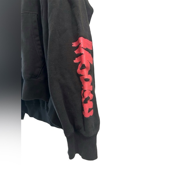 Modish black skull hoodie - Picture 2 of 4